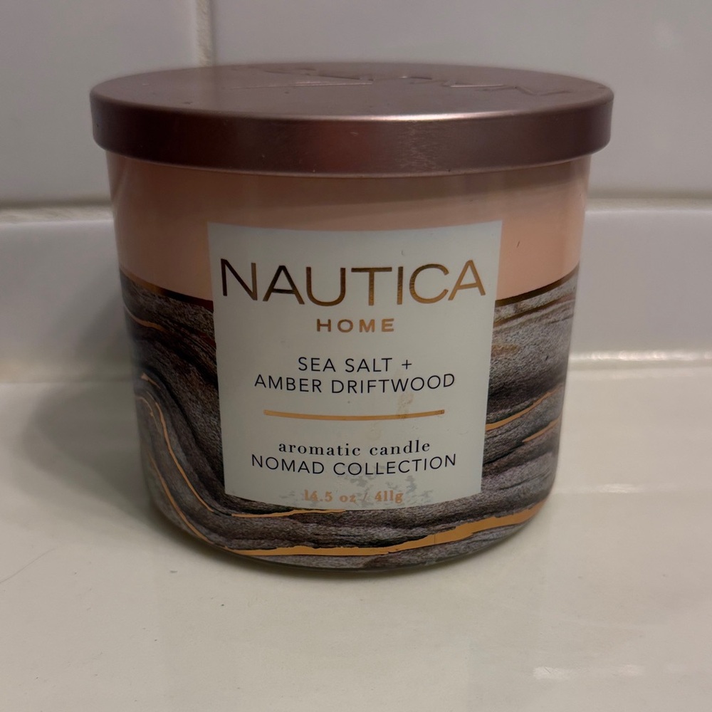Nautica Sea Salt + Amber Driftwood Aromatic Candle - NIB